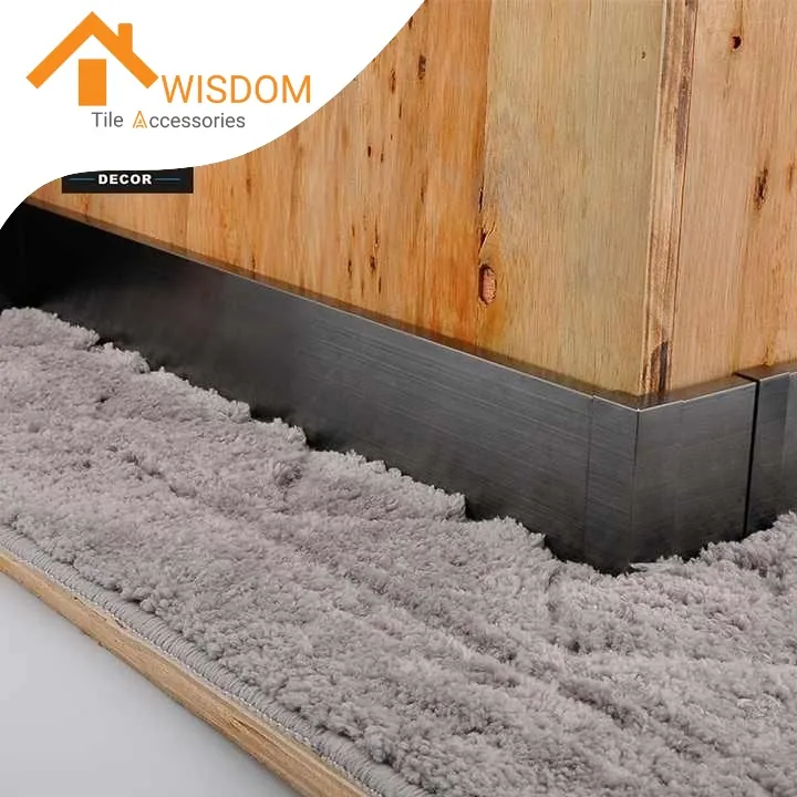 Surface-Mounted LED Metal Baseboard for Corner Line Applications 2 Surface-Mounted LED Metal Baseboard for Corner Line Applications