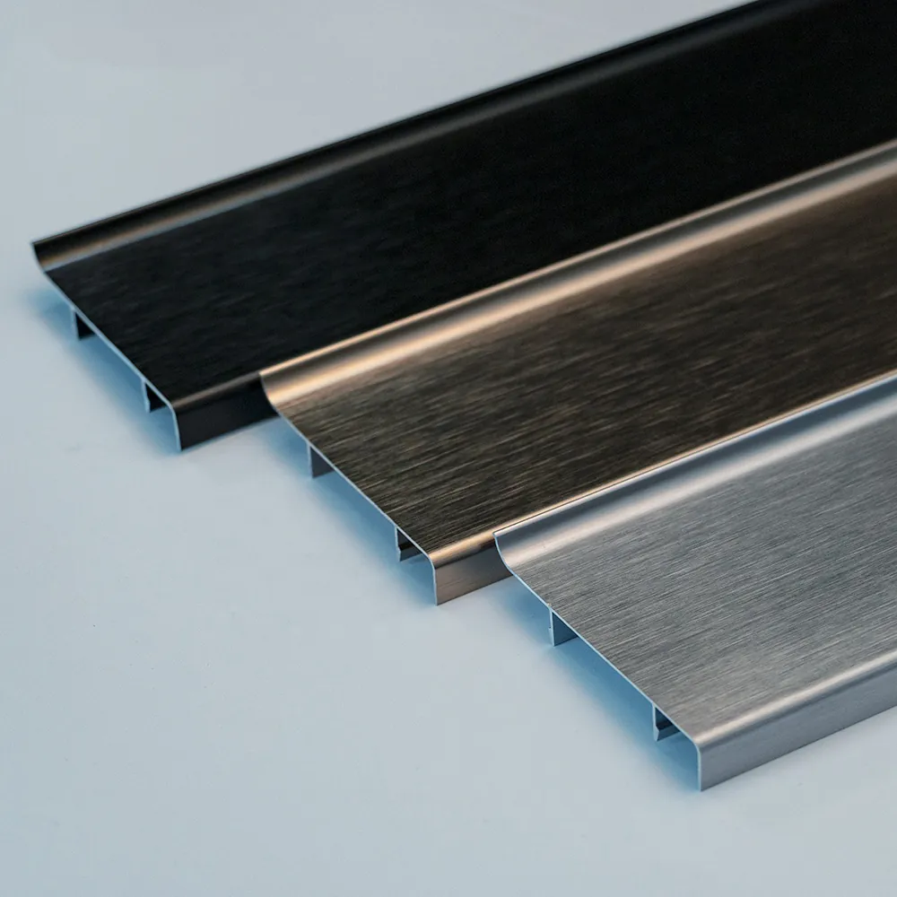Case 6063 Aluminum Baseboard Reveal Brushed SilverBlack 2.5M 004