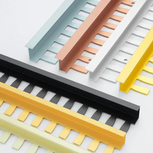 Flexible Edge Trim for Laminate with Serrated Base